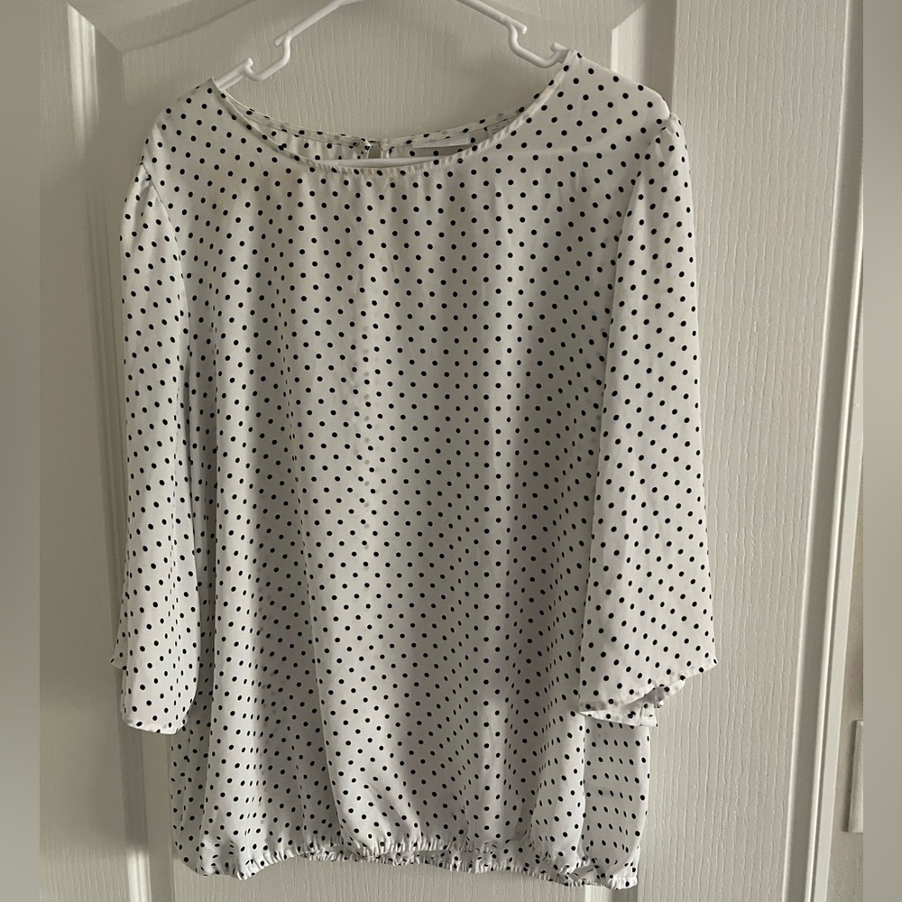 New York & Company used white n black polka dot top in great condition size XL